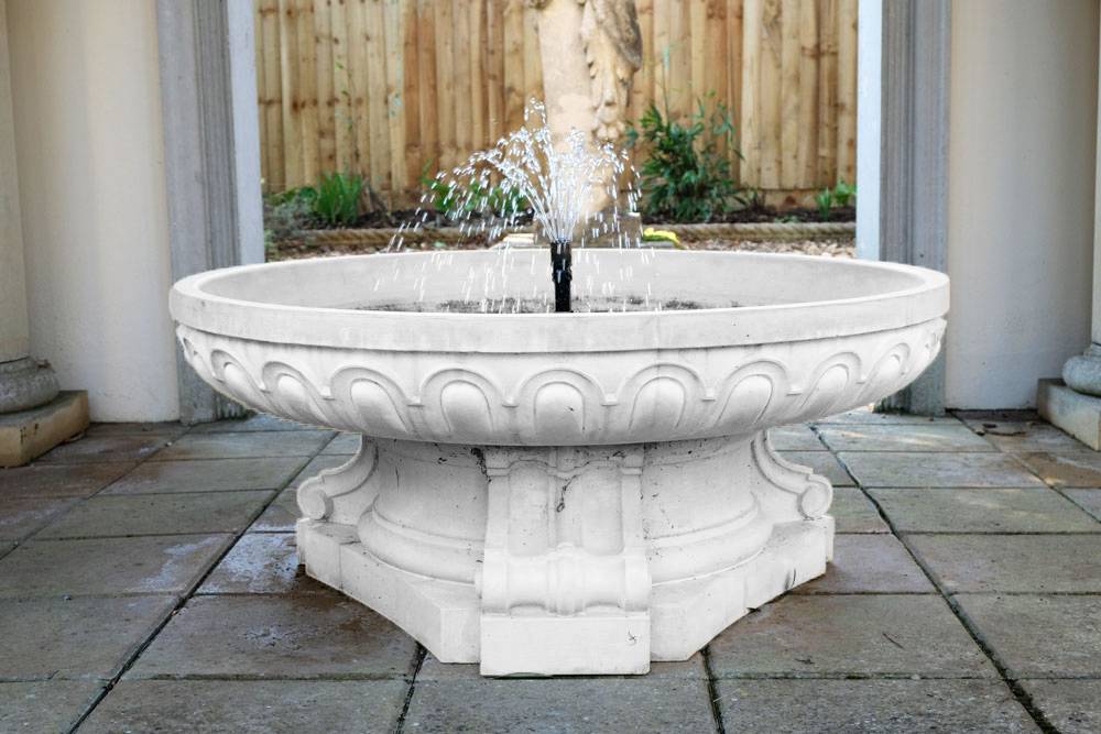 Versailles fontæne hos Haddonstone